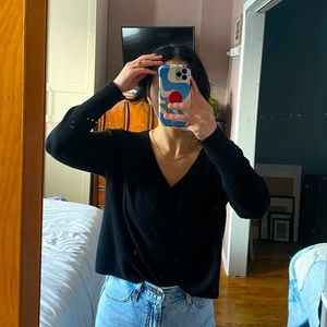 Black Boxy v-neck cashmere Everlane sweater sz M